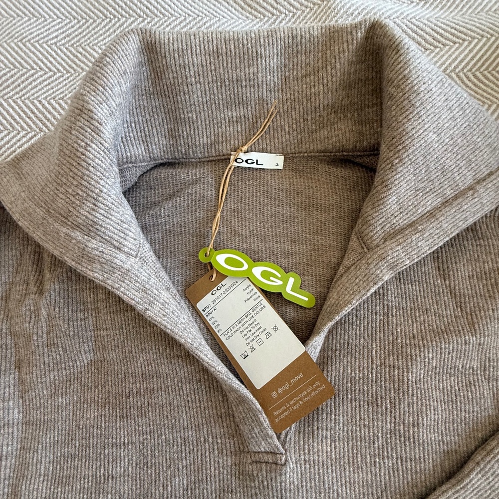 NWT!! $69 OGL Cozy Collared V-Neck Batwing Sleeve Pullover in Heather Taupe S - Picture 10 of 14